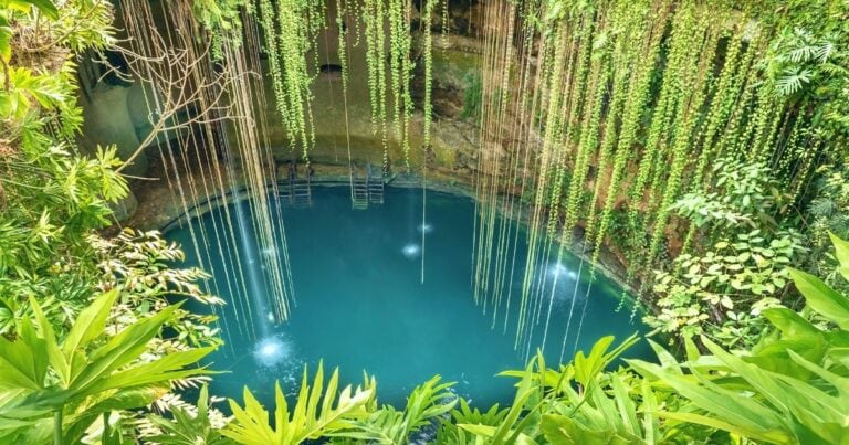 cenonte ik-kil, best cenotes in cancun mexico
