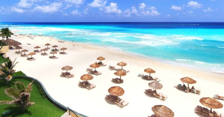 beach in cancun in september, cancun mexico