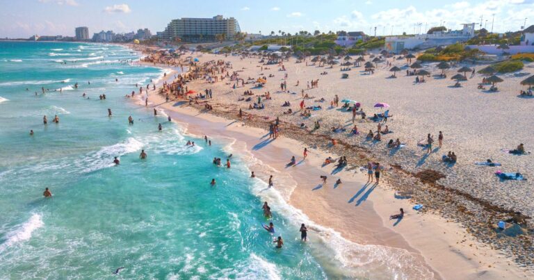 beach in cancun in april