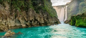 clear green water of Tampaón River