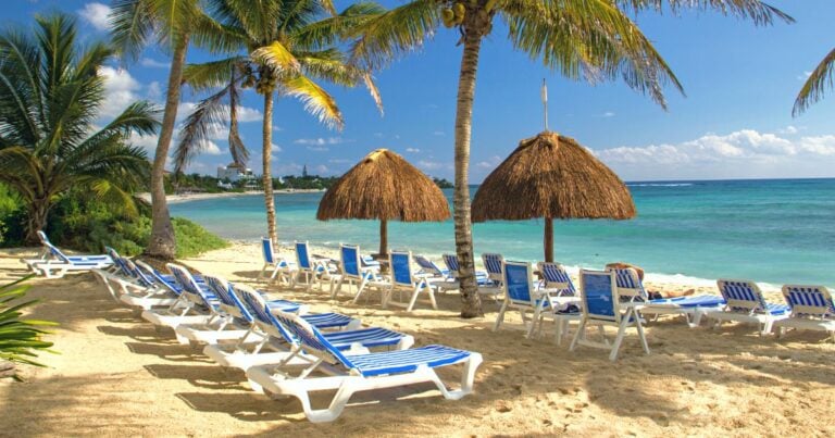 Akumal resorts next to the beach