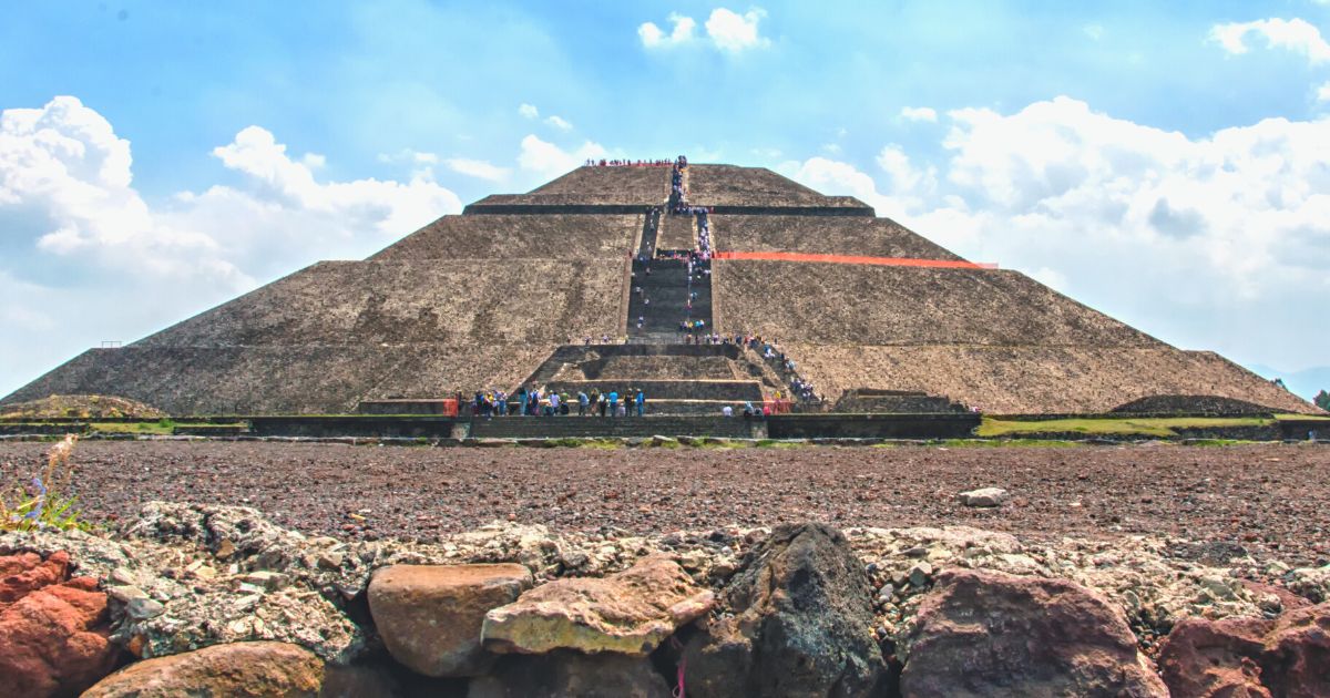 teotihuacan pyramids on a mexico city to teotihuacan trip