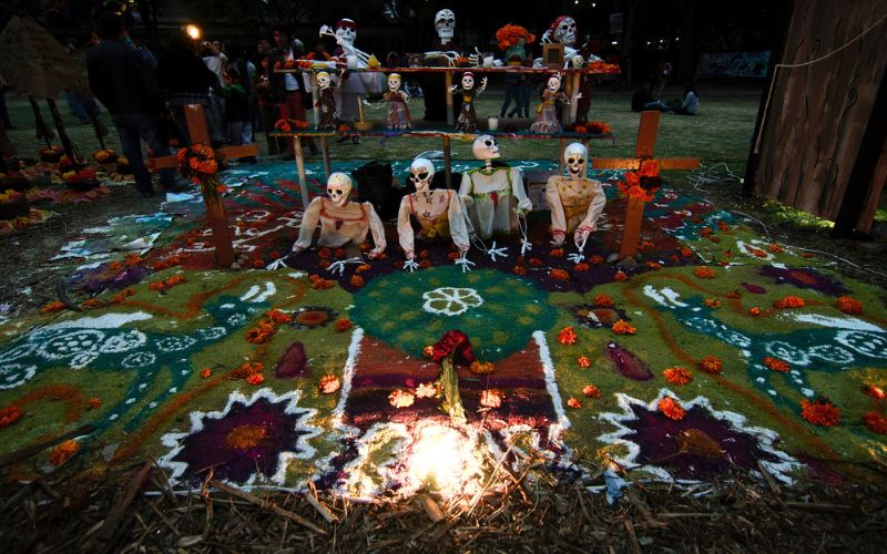 mexico city day of the dead events: Iluminando Almas at Chapultepec Park