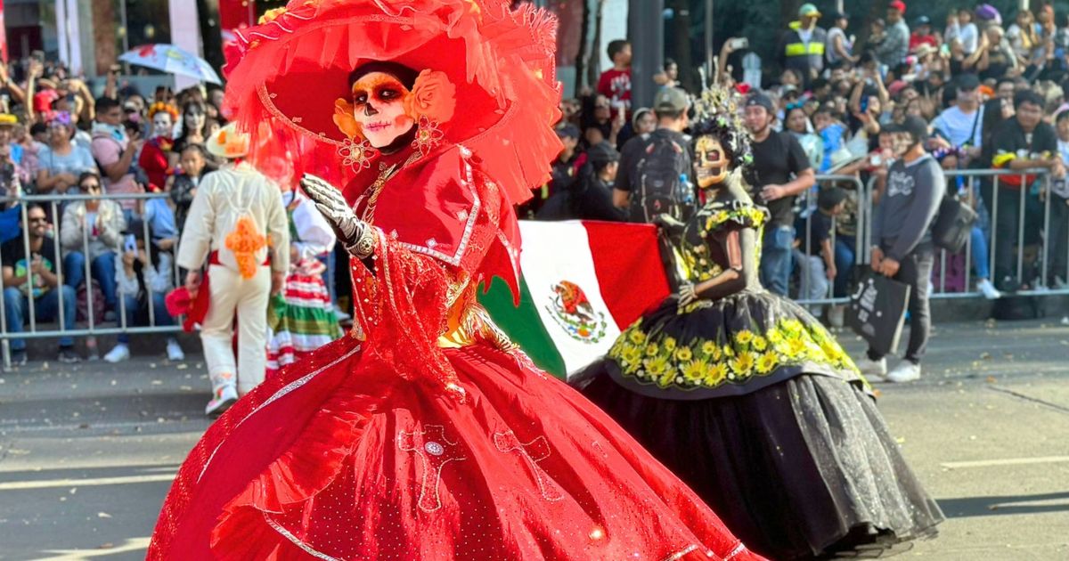 la catrina in the mexico city day of the dead parade