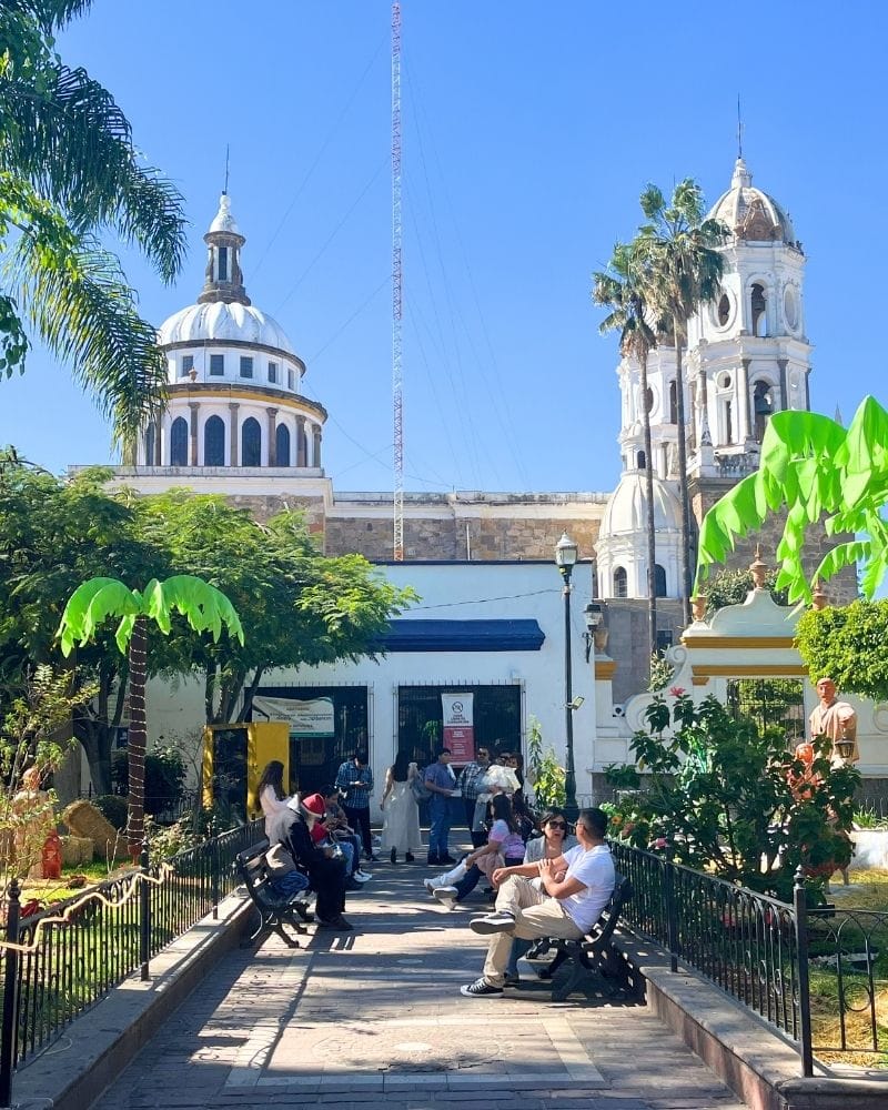 jardin hidalgo in tlaquepaque mexico