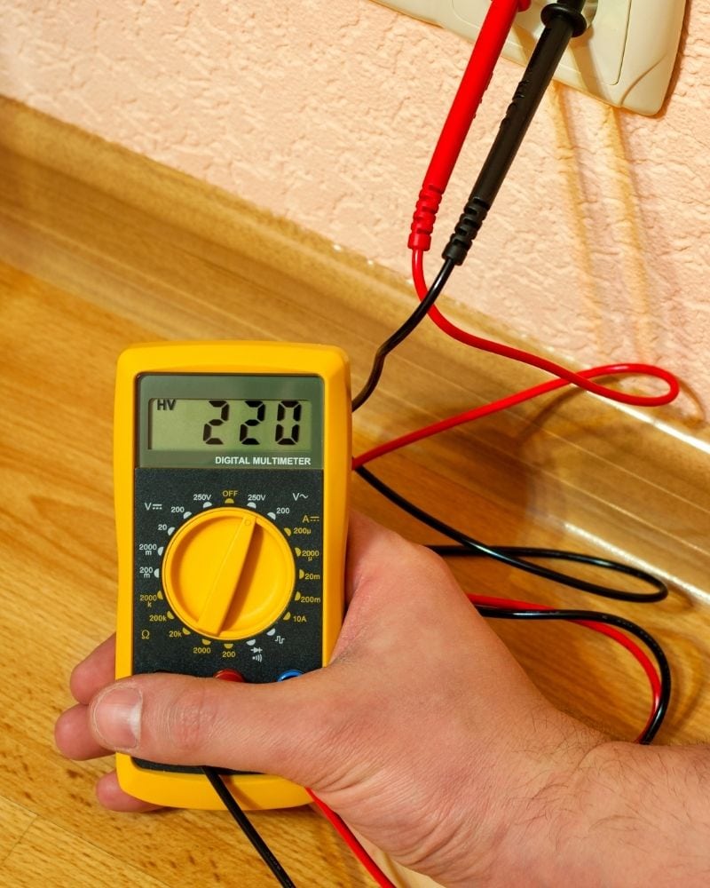 meter reading voltage in mexico plugs
