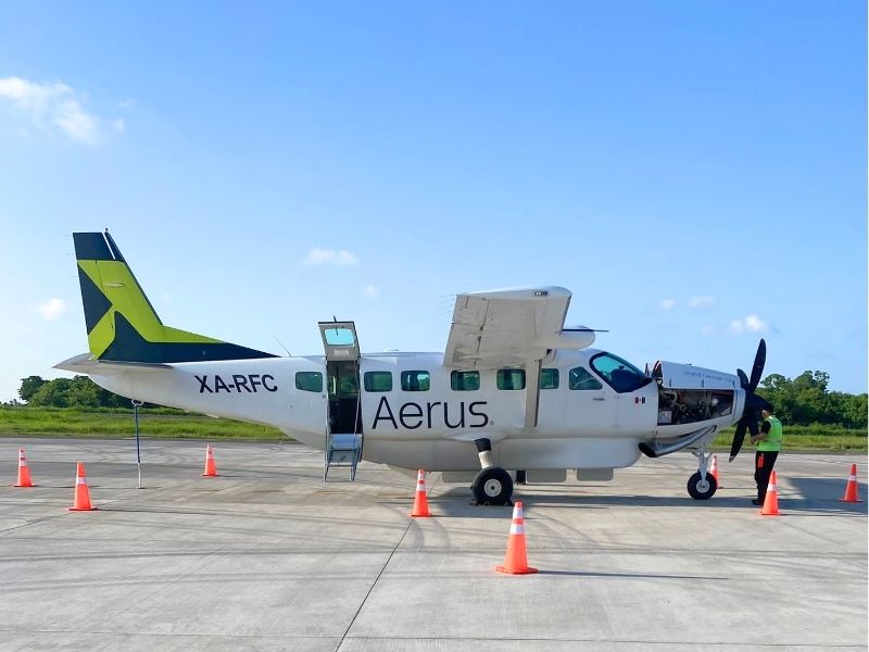 small plane with Aerus mexican airlines