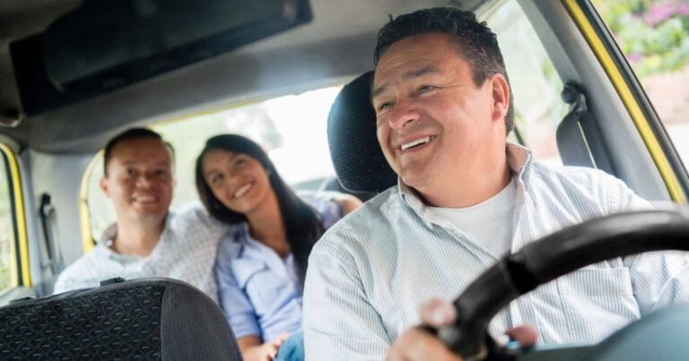 drive and passengers in a private car from oaxaca to puerto escondido mexico