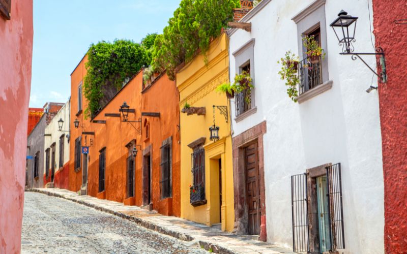 colorful streets of san miguel de allende