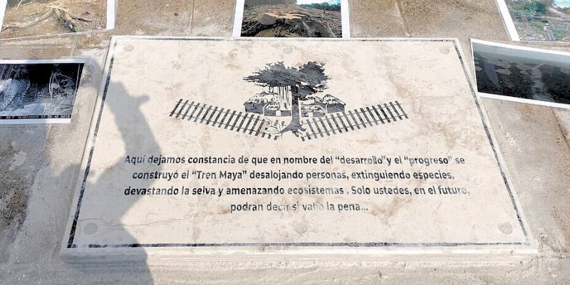 anti tren maya mexico monument in mexico city