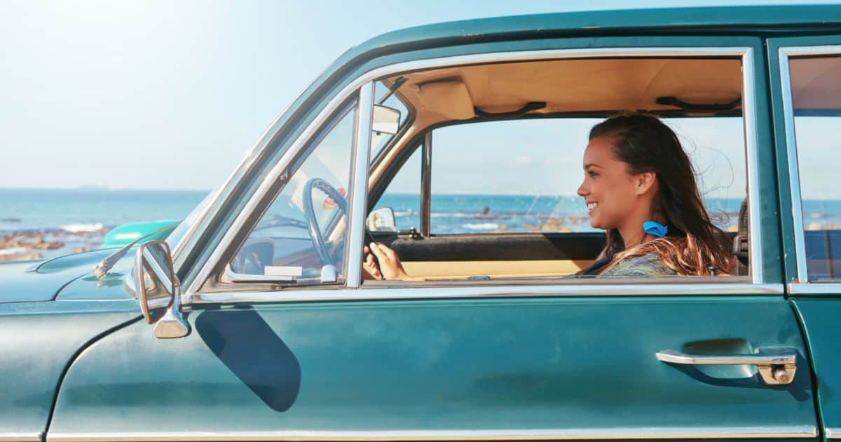 woman renting a car in puerto escondido mexico