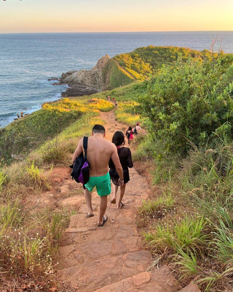 hiking in punta cometa mazunte