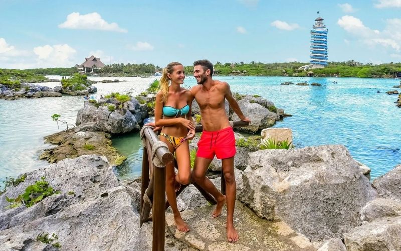 couple at xel ha xcaret park