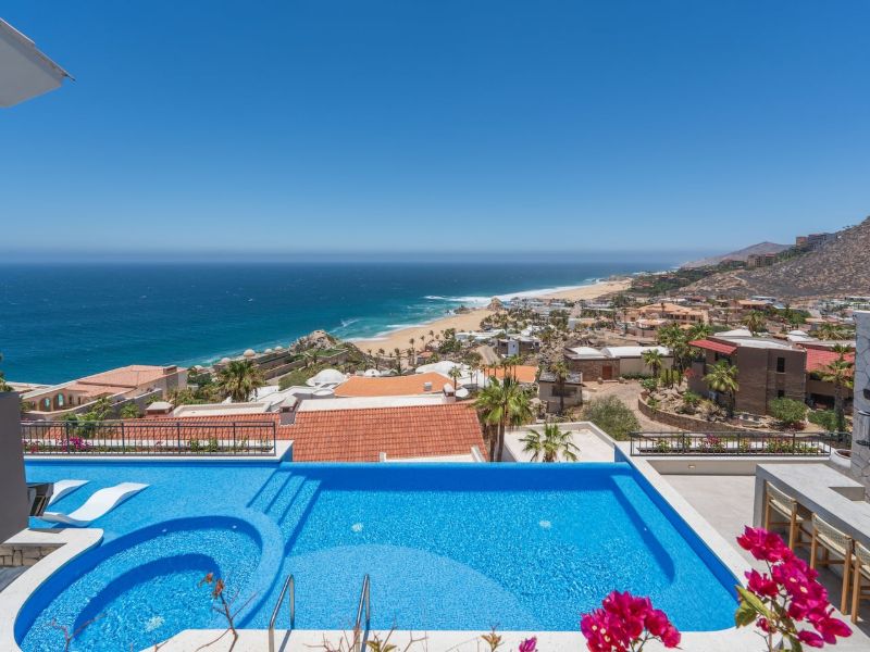 Infinity pool and hot tub with Pacific Ocean views at Casa La Maraca in Pedregal, Cabo San Lucas