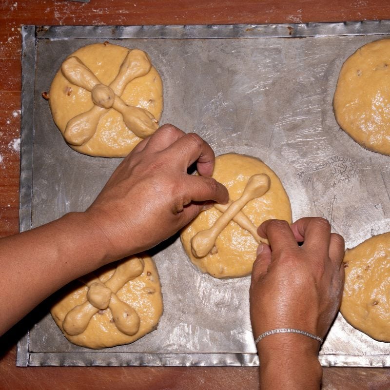 making pan de muerto