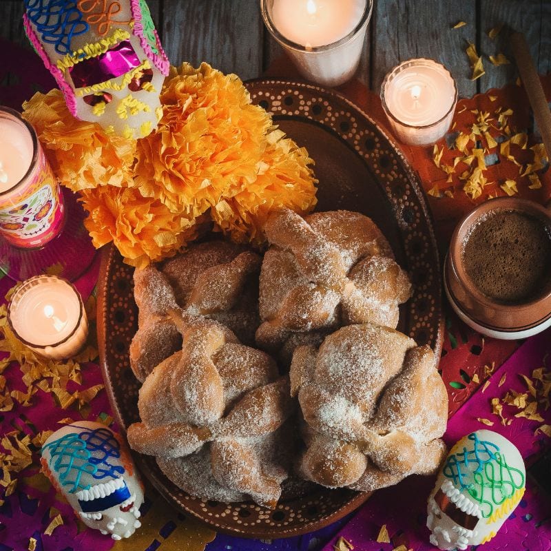 pan de muerto on altar (ofrenda)